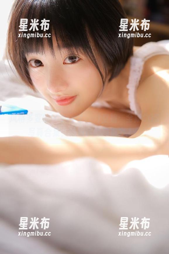 风格多变的Hizzy (히지)空姐：全新COS写真合集，释放你的想象力.txt